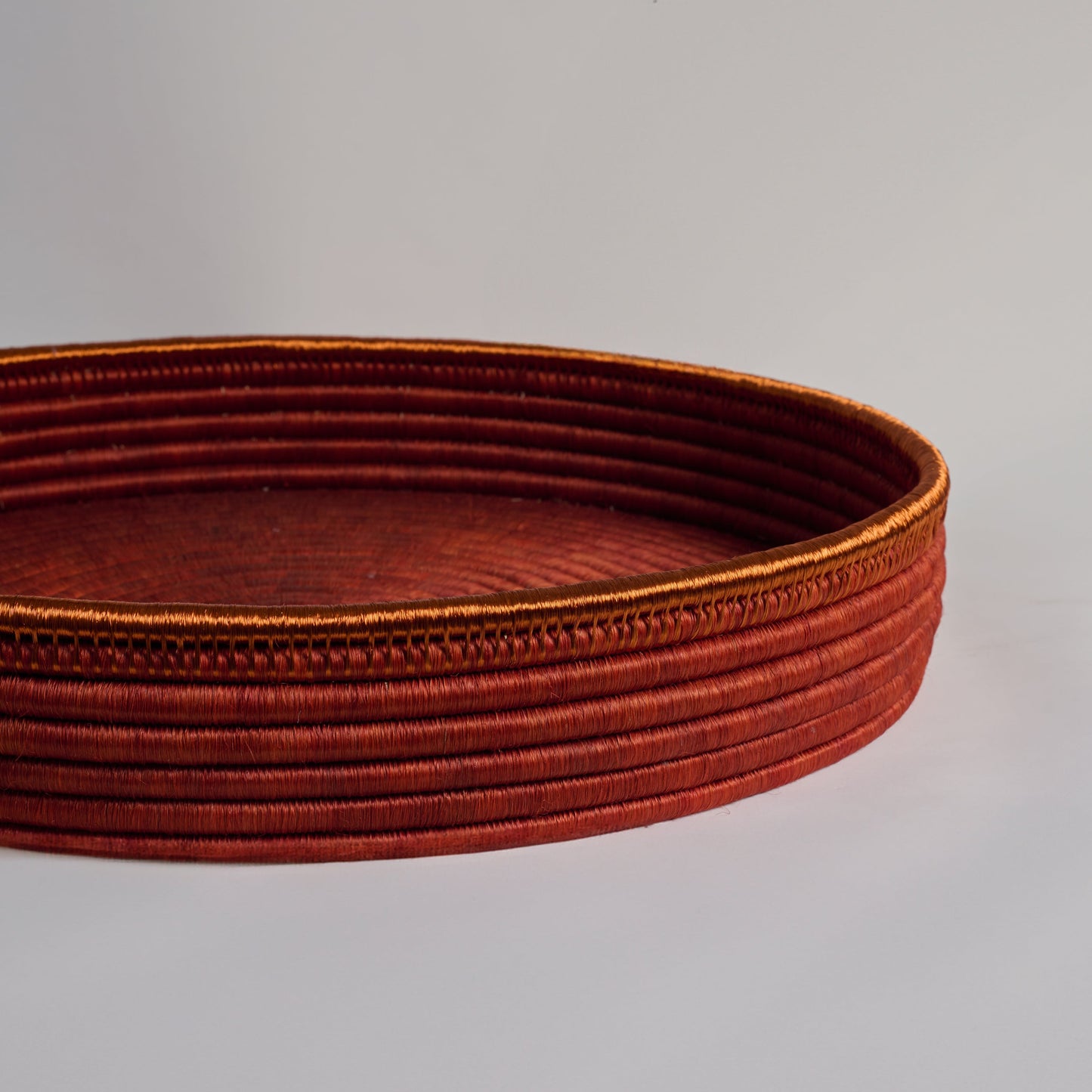 WOVEN TRAY COPPER EDGE